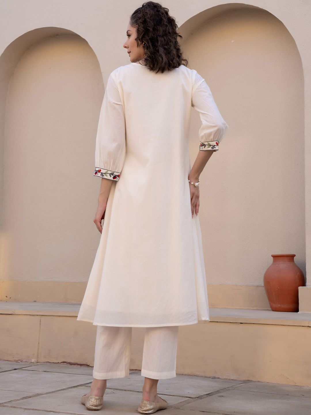 Dhiyona IE Floral Embroidered Tie-UP Neck Pleated A-Line Pure Cotton Kurta With Trousers