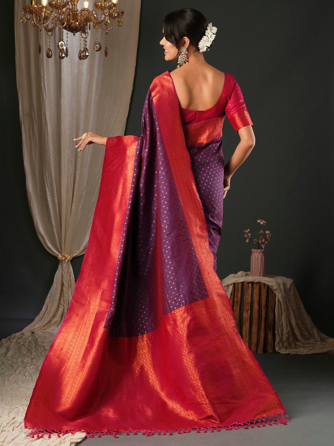 Women's Silk Blend Pink Woven Design Designer Saree With Blouse Piece