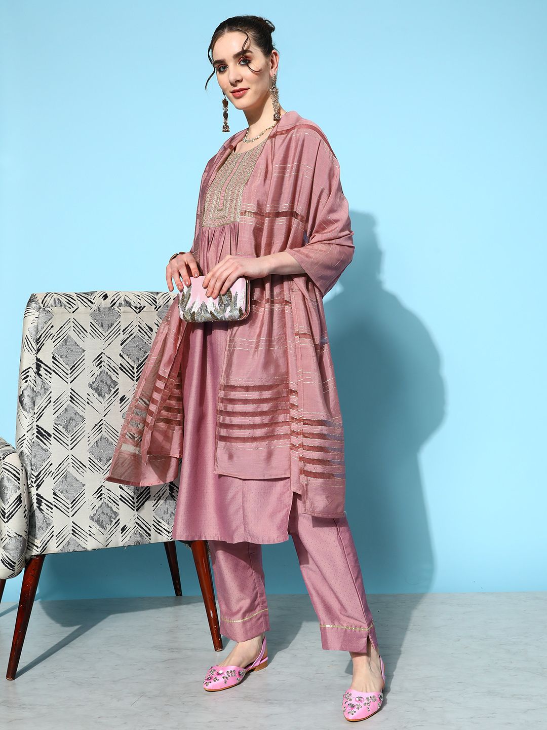 Dhiyona VA Women's Mauve Embroidered Kurta With Trousers & Dupatta