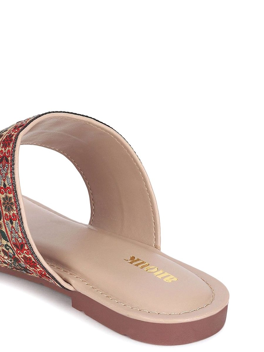 Dhiyona AK Women Embroidered One Toe Flats