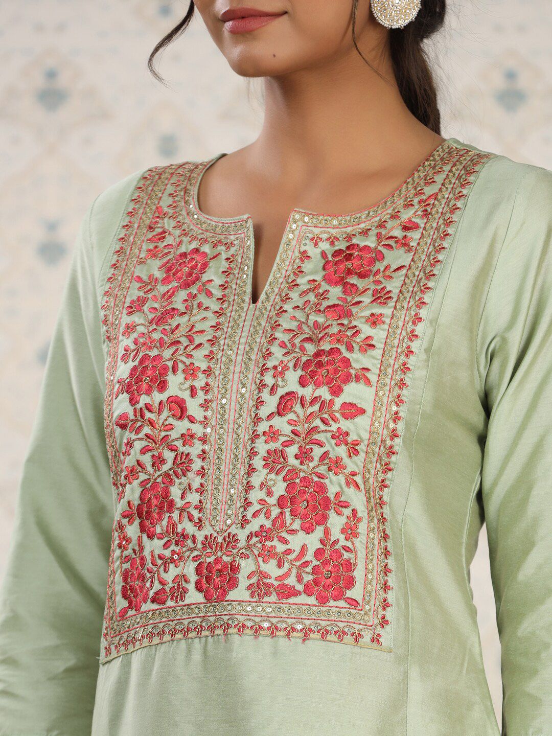 Dhiyona OD Women Floral Thread Work Kurta