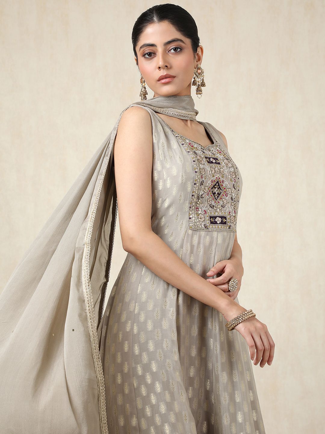 Dhiyona SO Women's Floral Woven Design Zari Work Sweetheart Neck Anarkali Kurta With Palazzos & Dupatta