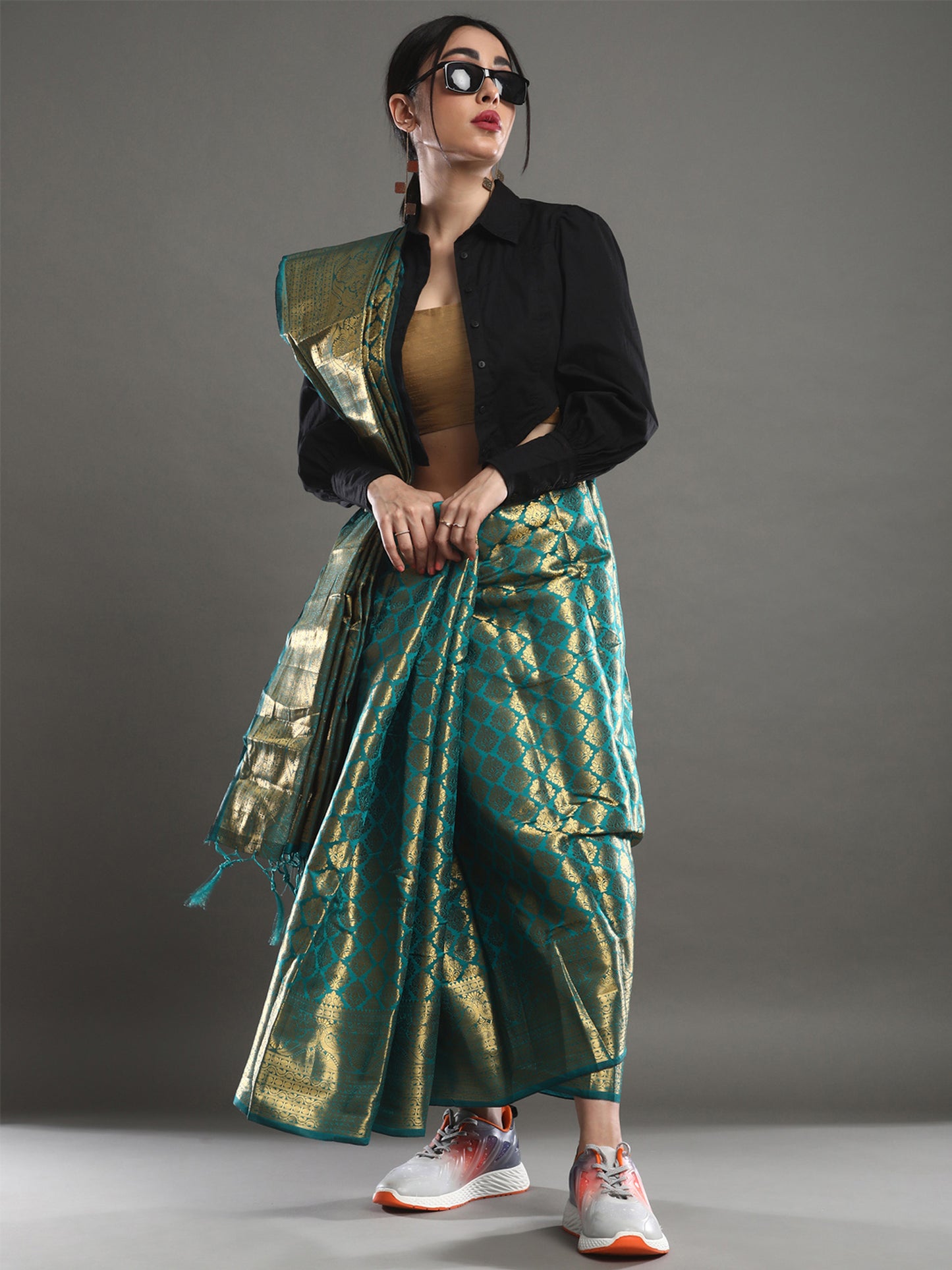Women's Silk Blend Teal blue Woven Design Designer Saree With Blouse Piece