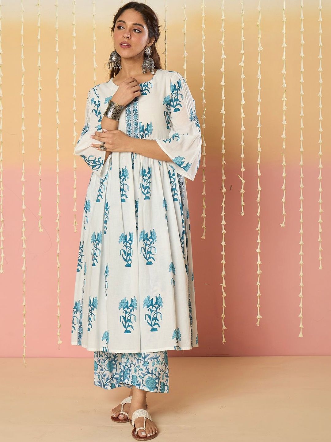 Women Floral Printed Empire Pure Cotton Kurta with Trousers