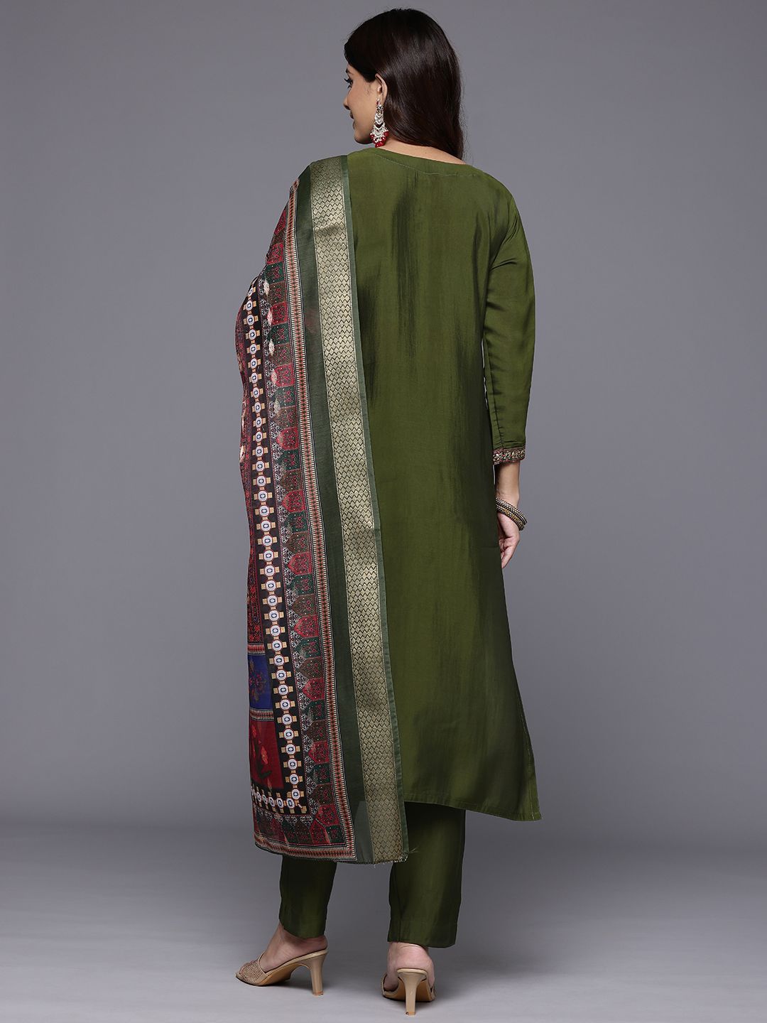 Dhiyona VA Women'sFloral Embroidered Notch Neck Mirror Work Straight Kurta With Trousers & Dupatta