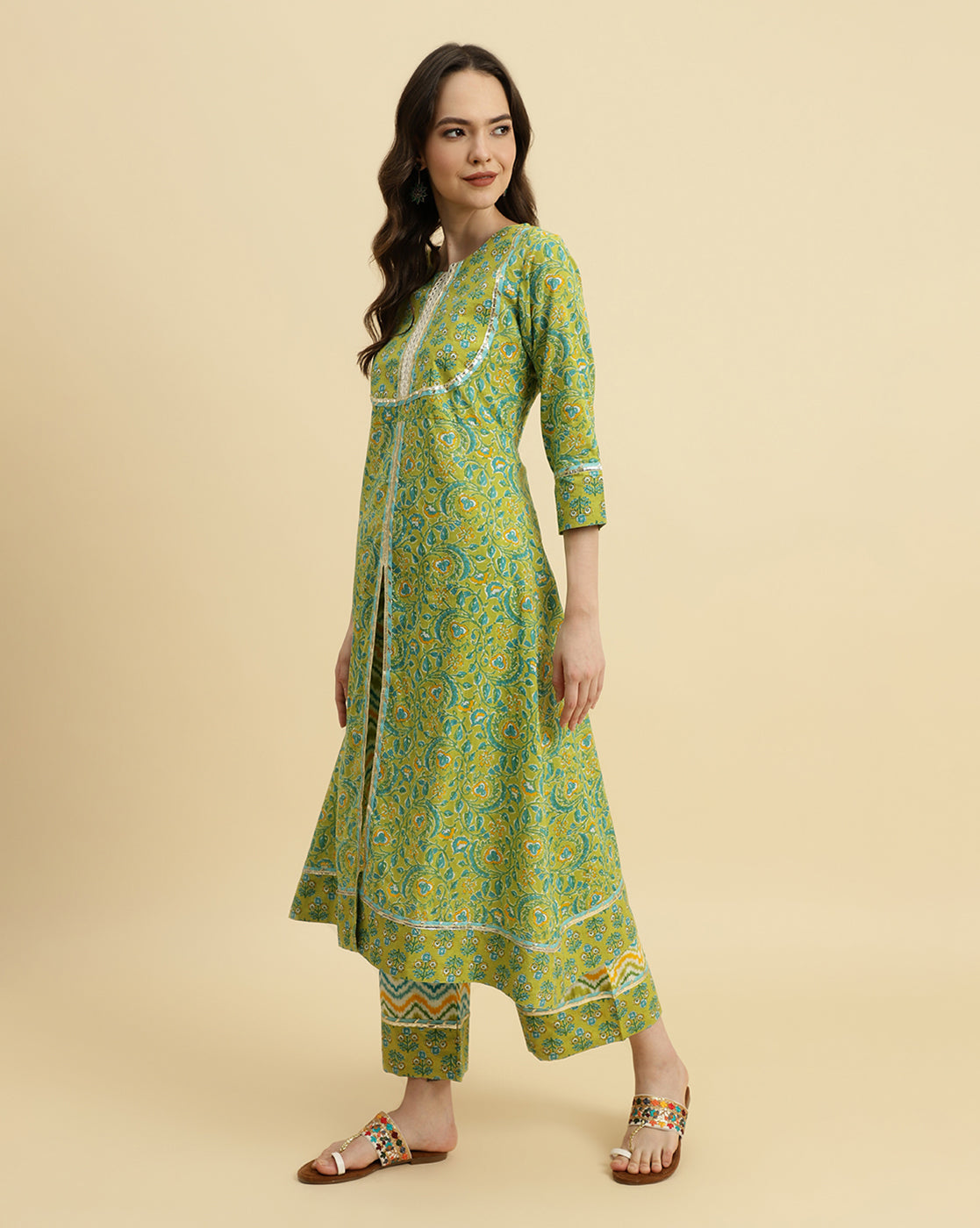 Dhiyona VR Women's Green Floral Printed A-Line Kurta Paired With Printed Palazzo And Chiffon Dupatta