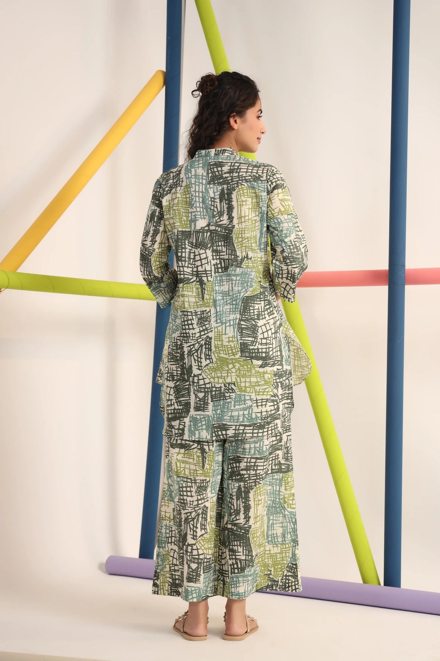 Women Light Green Mandrain Collar Kurta And Pant Set