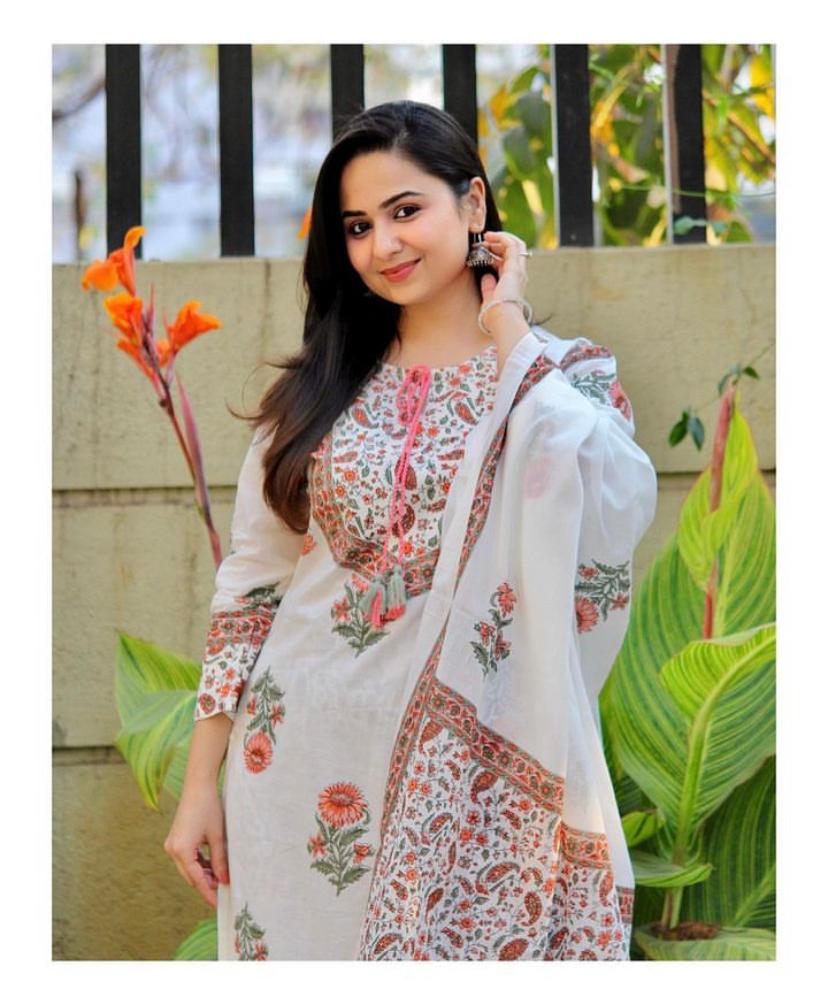Women White Printed Viscose Rayon Kurta, Pant And Dupatta Set