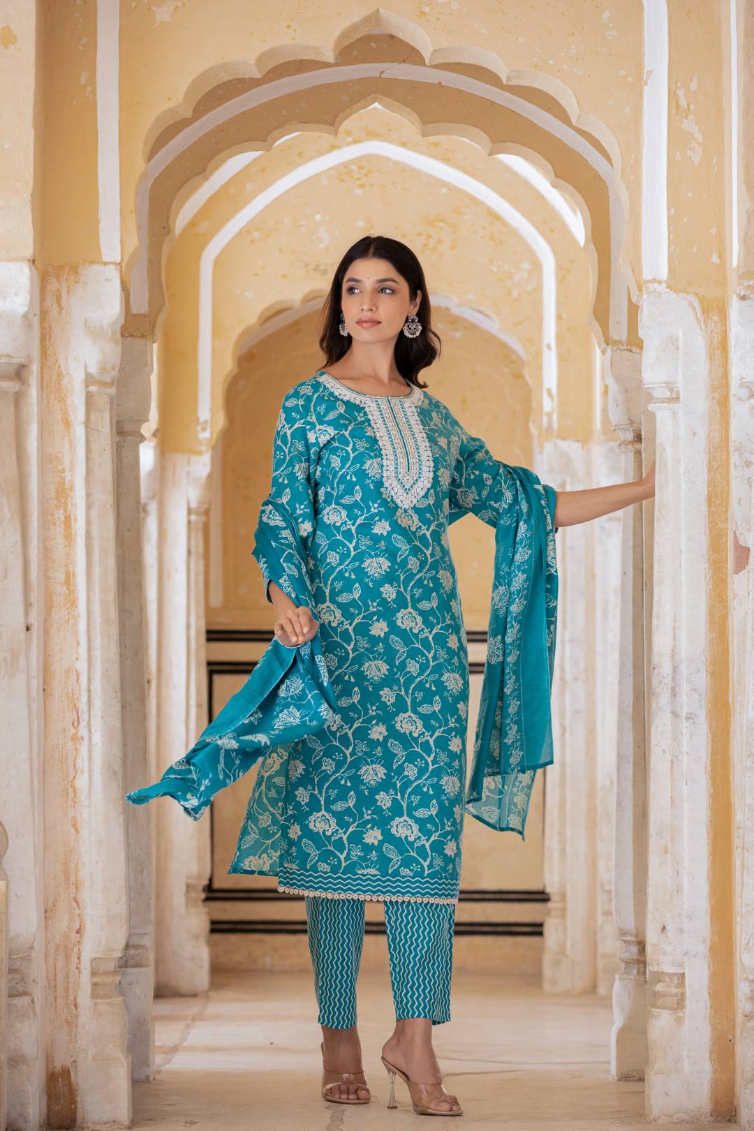 Dhiyona VR Women's Blue Printed Round Neck Straight Kurta With Bottom And Dupatta
