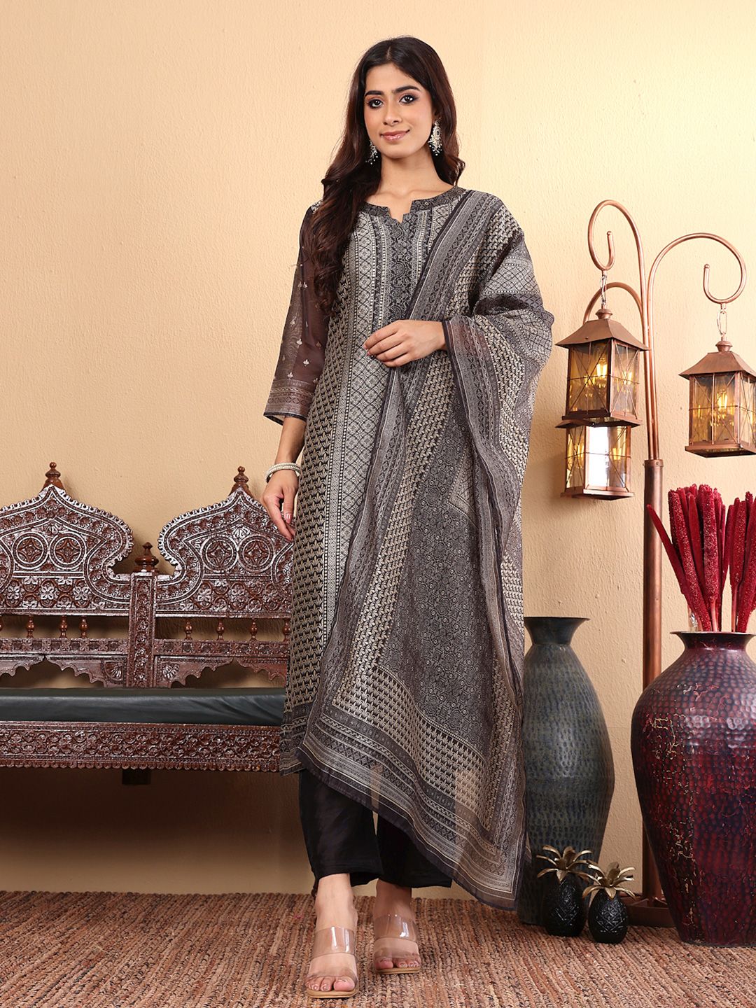Dhiyona VA Women'sEthnic motifs Printed Chanderi Silk Straight Kurta with Trousers & Dupatta