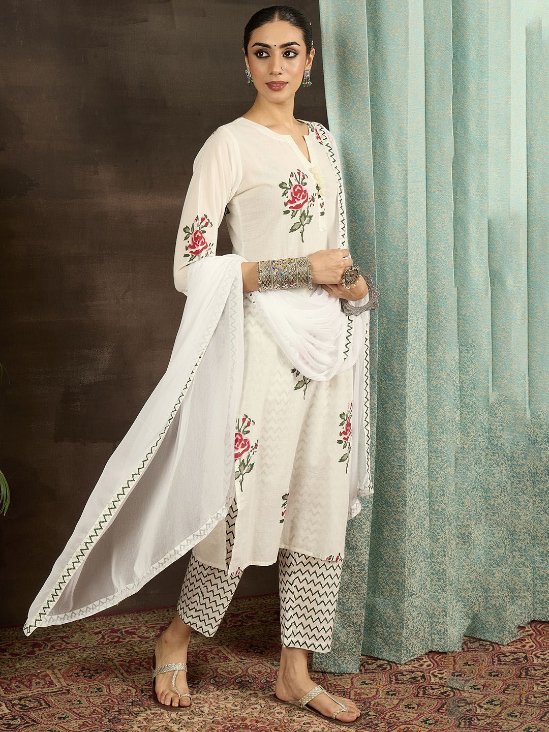 Dhiyona IE Women Floral Printed Cotton Kurta with Trousers & With Dupatta