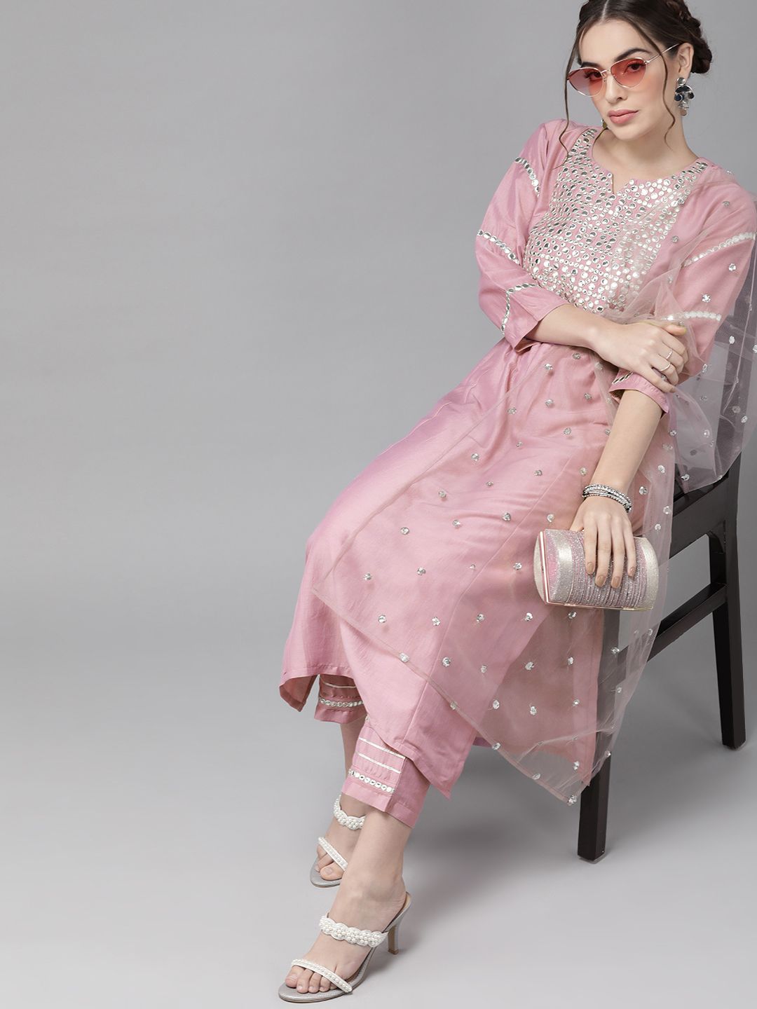 Dhiyona VA Women'sRich Mauve And Silver Embroidered Kurta Set