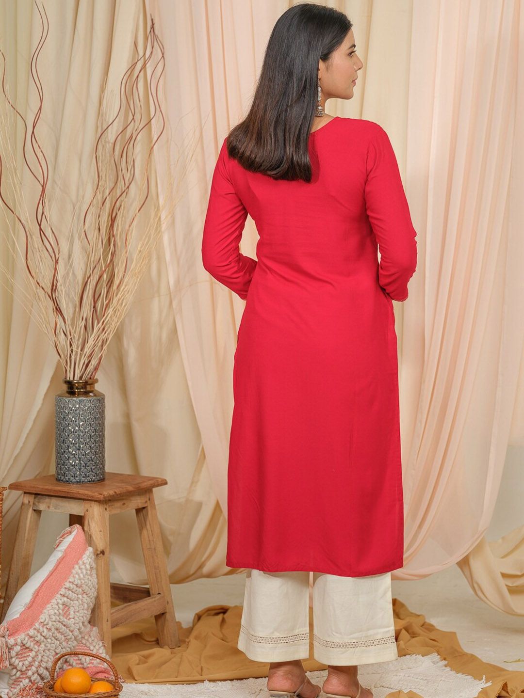 Dhiyona OD Floral Embroidered Tie-Up Neck Thread Work Straight Kurta
