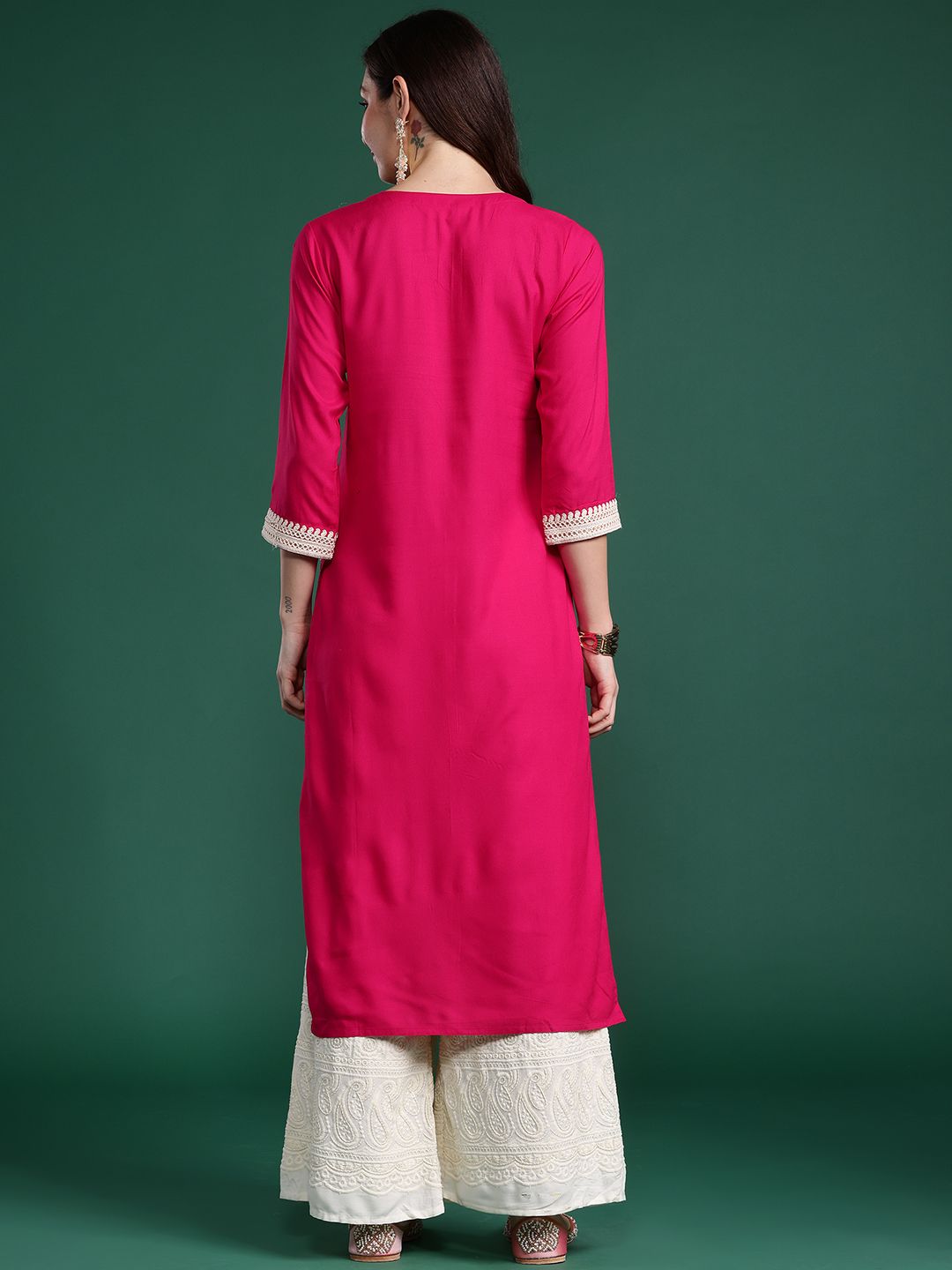 Dhiyona IE Women Floral Embroidered Thread Work Kurta