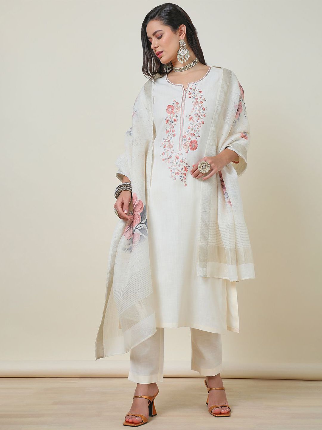 Dhiyona SO Women's Silk Blend Embroidered Suit Set With Thread Work