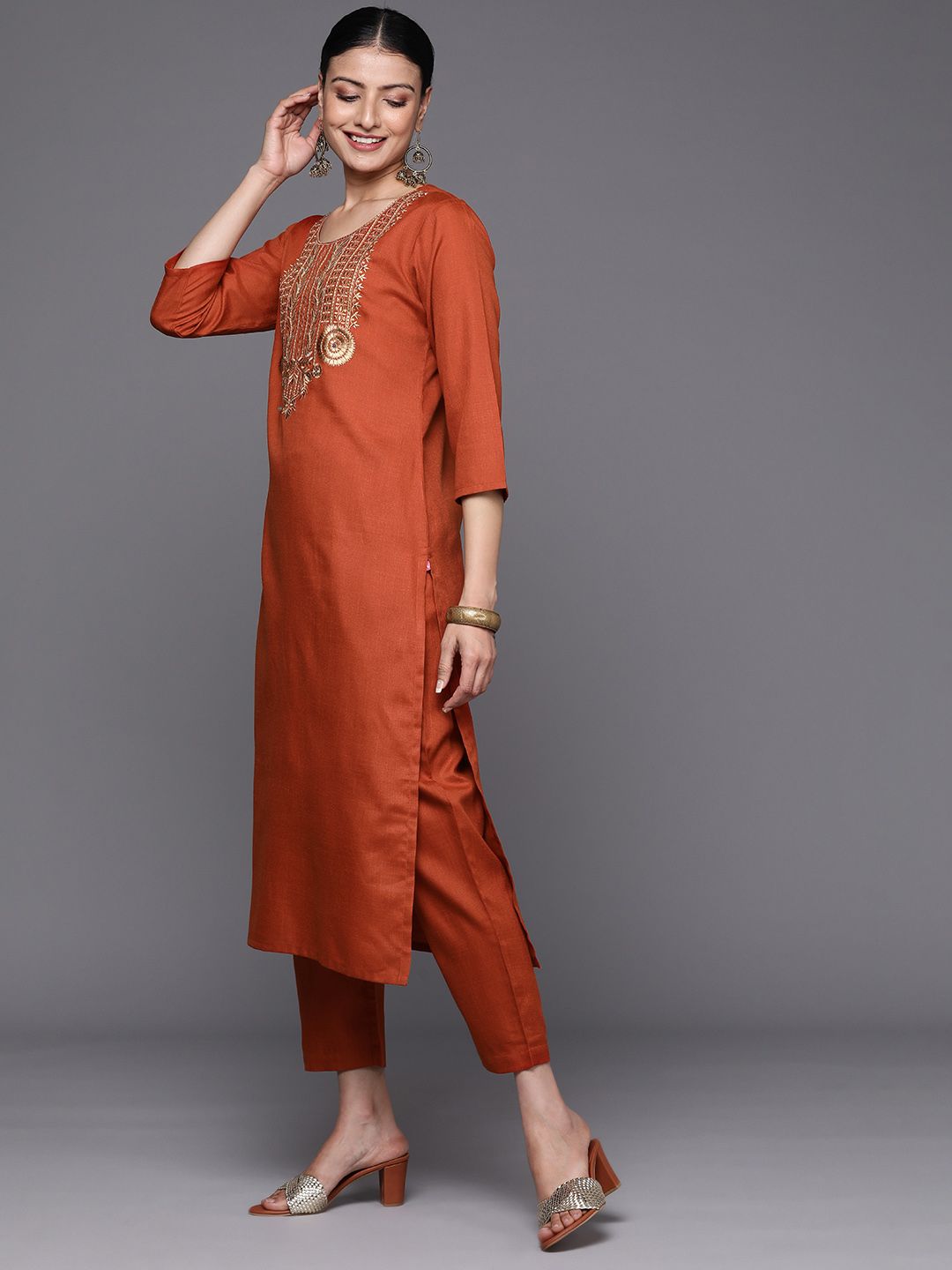 Dhiyona VA Women's Floral Embroidered Gotta Patti Kurta with Trousers & With Dupatta