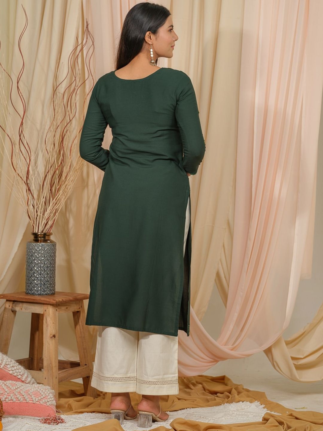 Dhiyona OD Floral Embroidered Tie-Up Neck Straight Kurta