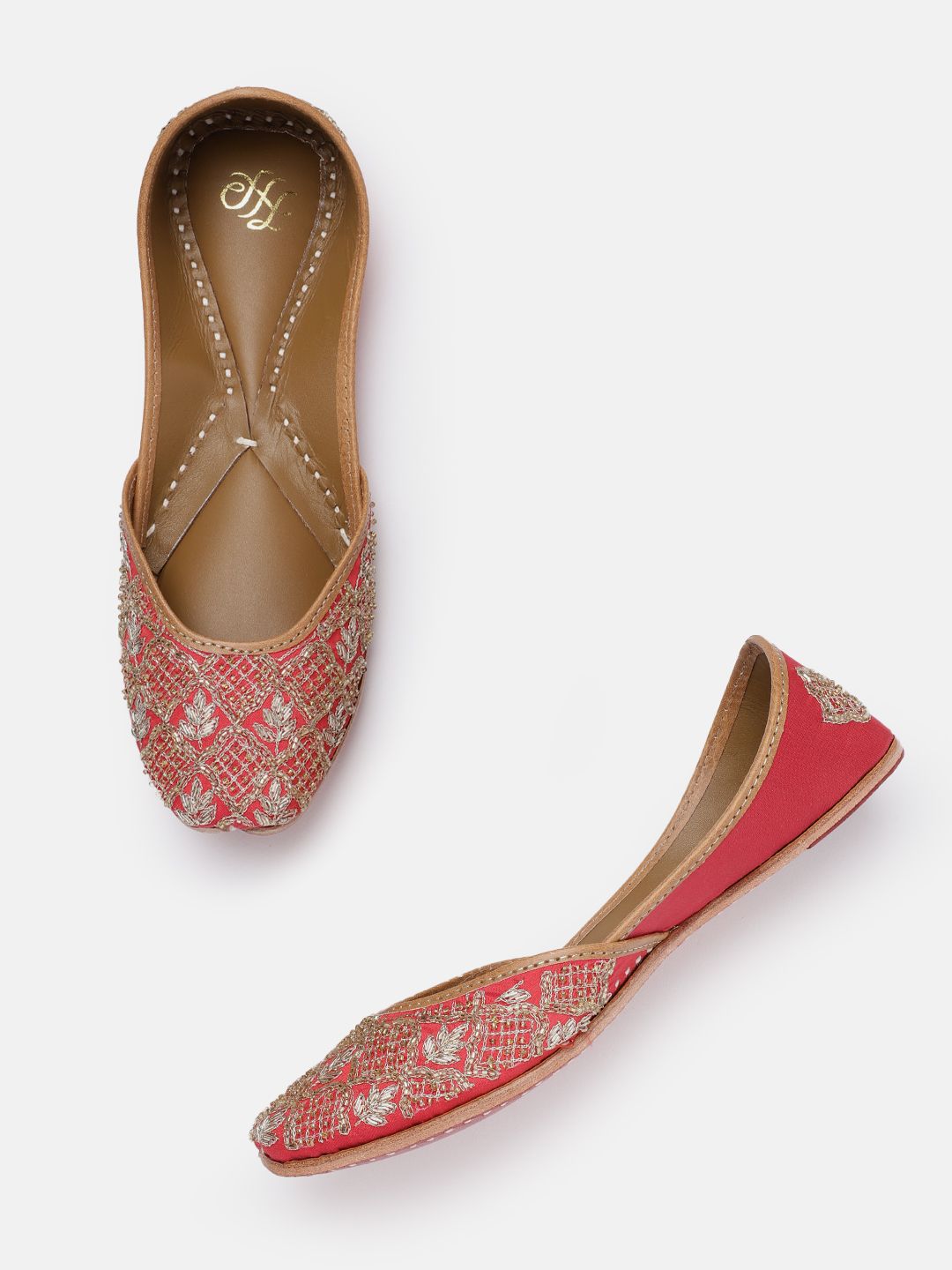 Dhiyona HOP Women Embellished Ethnic Mojaris