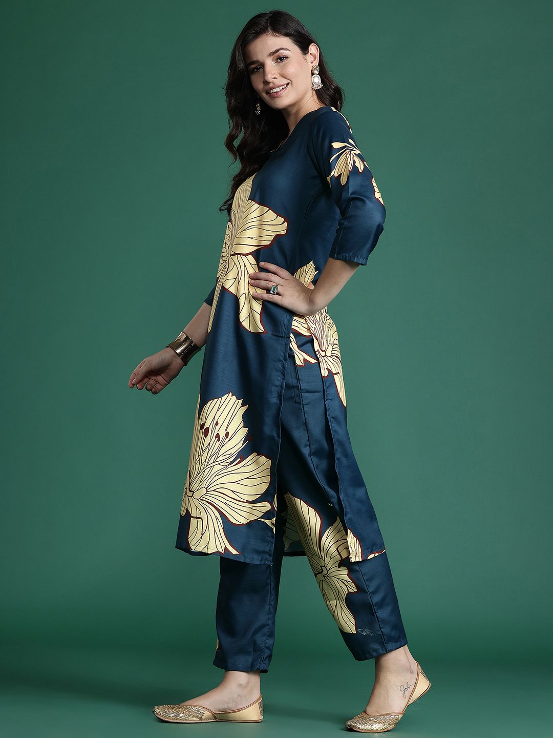 Dhiyona IE Floral Printed Kurta with Trousers