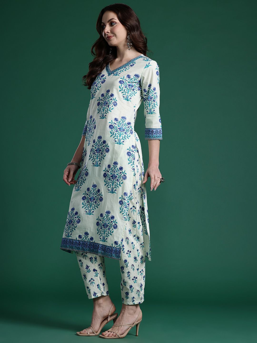 Dhiyona IE Women Floral Printed Regular Pure Cotton Kurta with Trousers & With Dupatta
