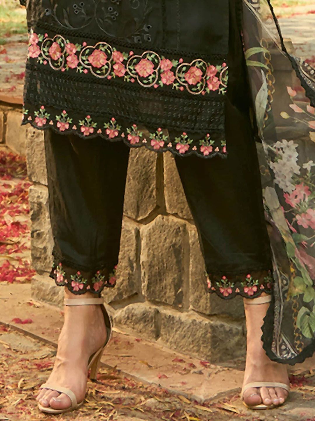 Dhiyona IE Floral Embroidered Organza Straight Kurta With Trousers & Dupatta