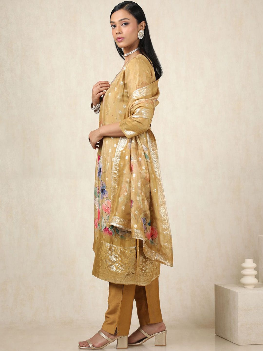 Dhiyona SO Women's Floral Botanical Printed V-Neck Thread Work Brocade Kurta With Trousers & Dupatta