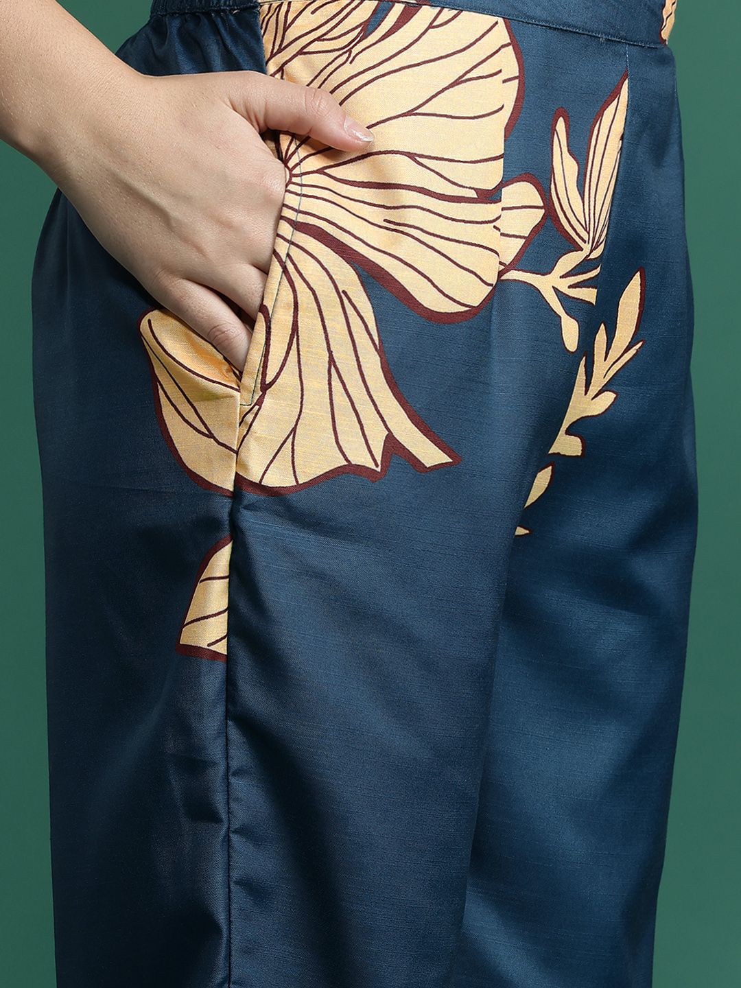 Dhiyona IE Floral Printed Kurta with Trousers