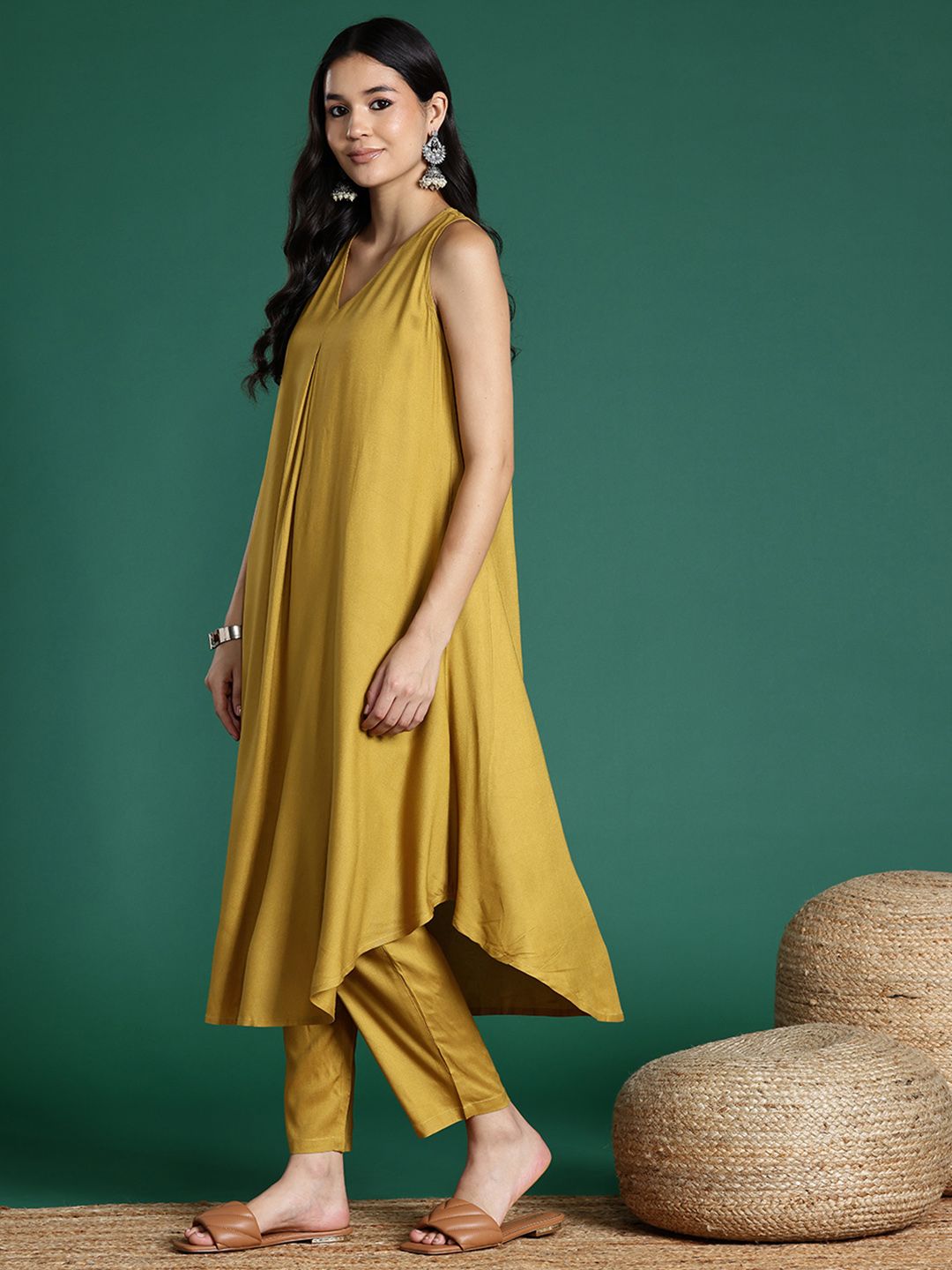Dhiyona SN Women's Solid Regular Kurta with Trousers