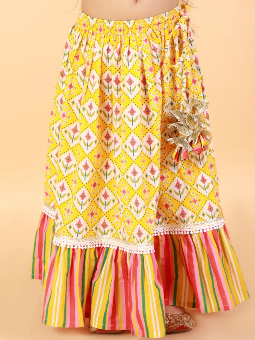 Girls stylish Folklore print Ghaghara choli set