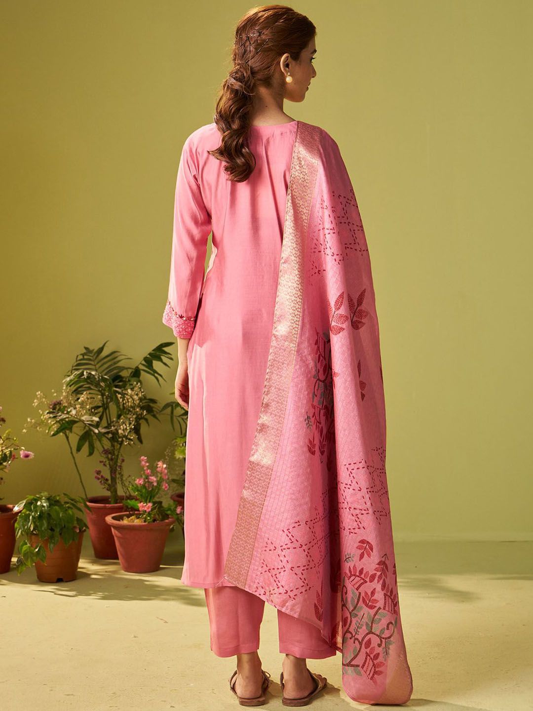 Dhiyona IE Women Floral Embroidered Kurta with Trousers & Dupatta