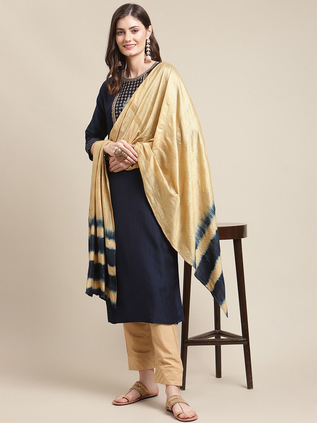 Dhiyona VA Women's Navy Blue Floral Embroidered Kurti Set With Dupatta