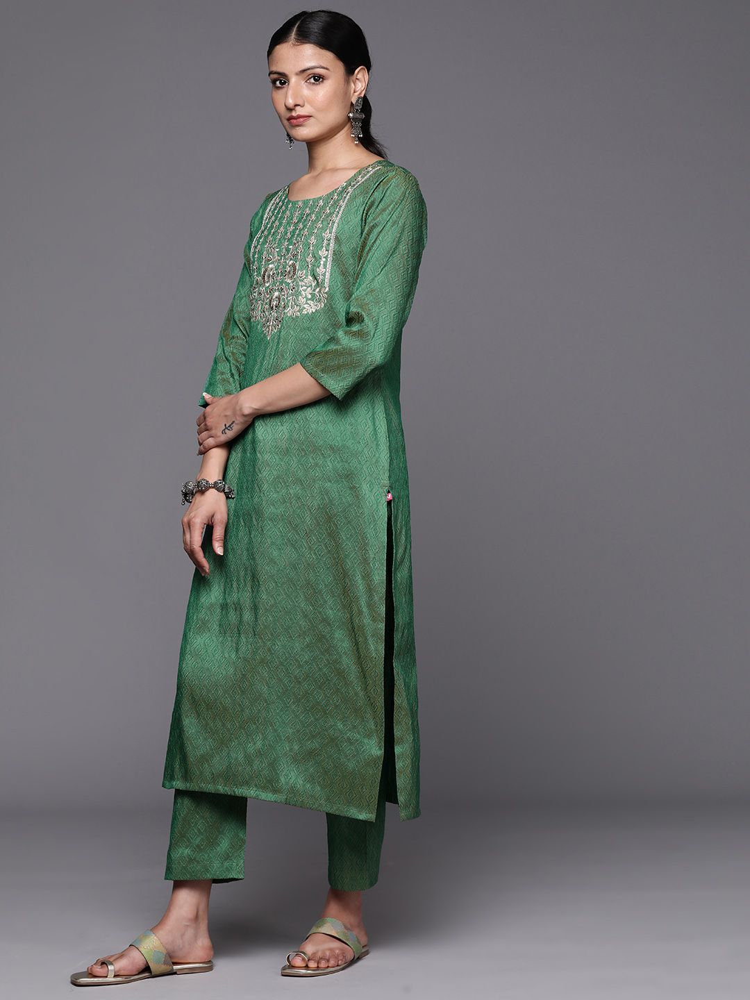 Dhiyona VA Women's Ethnic Motifs Embroidered Kurta with Trousers & With Dupatta