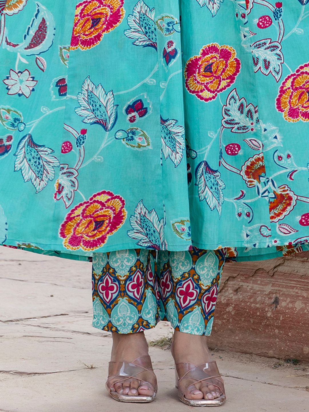 Women Floral Printed Beads and Stones Pure Cotton Kurta with Trousers & Dupatta