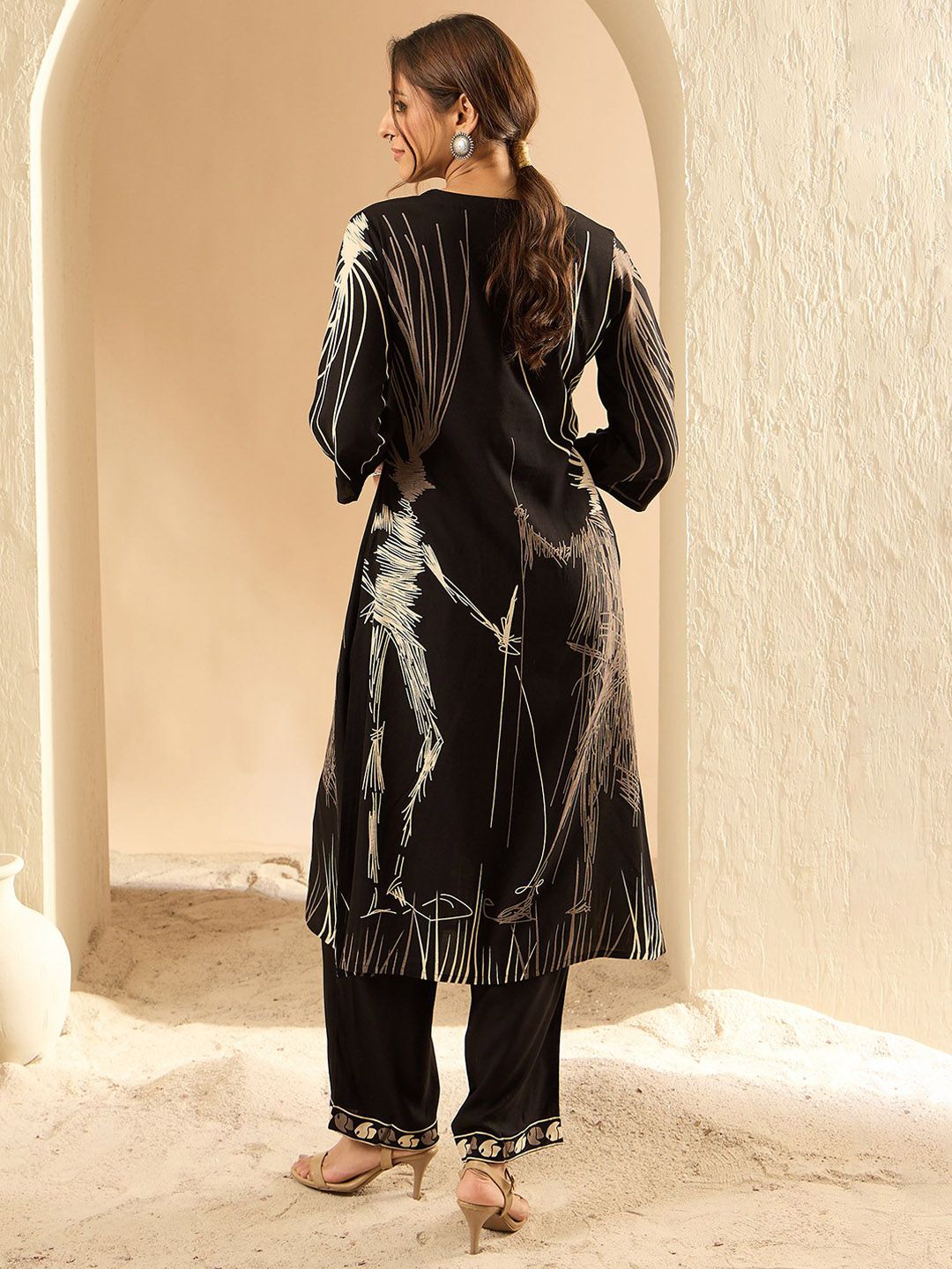 Dhiyona IE Printed Three-Quarter Sleeves Tunic With Trouser