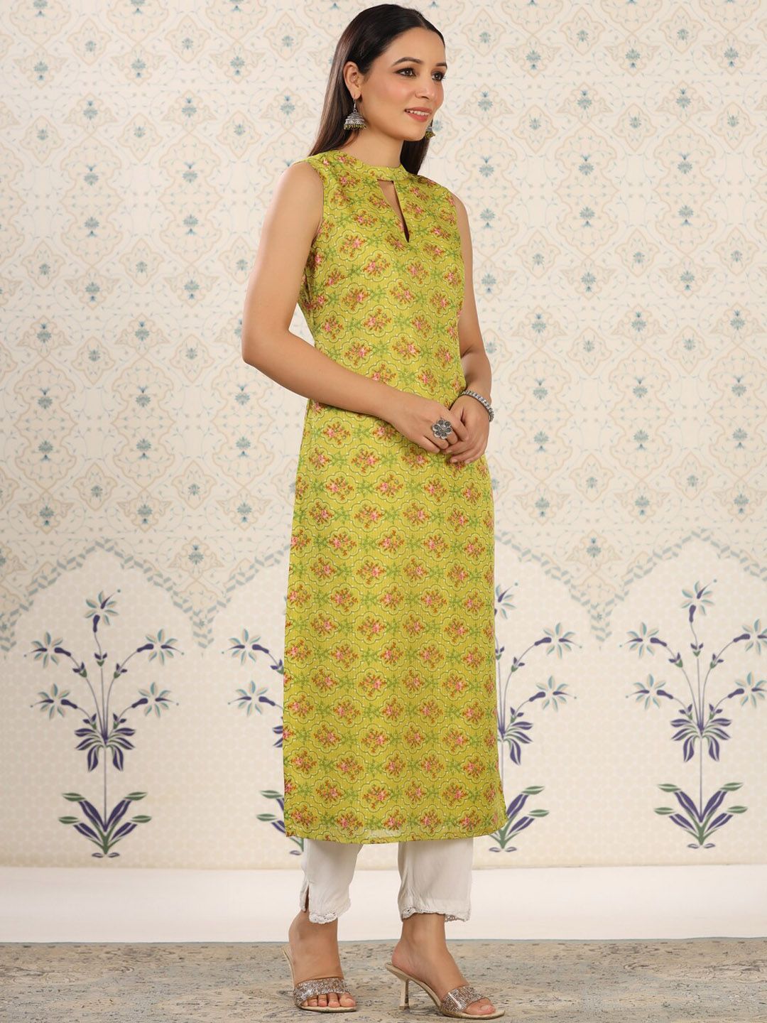 Dhiyona OD Green Floral Printed Keyhole Neck Straight Kurta