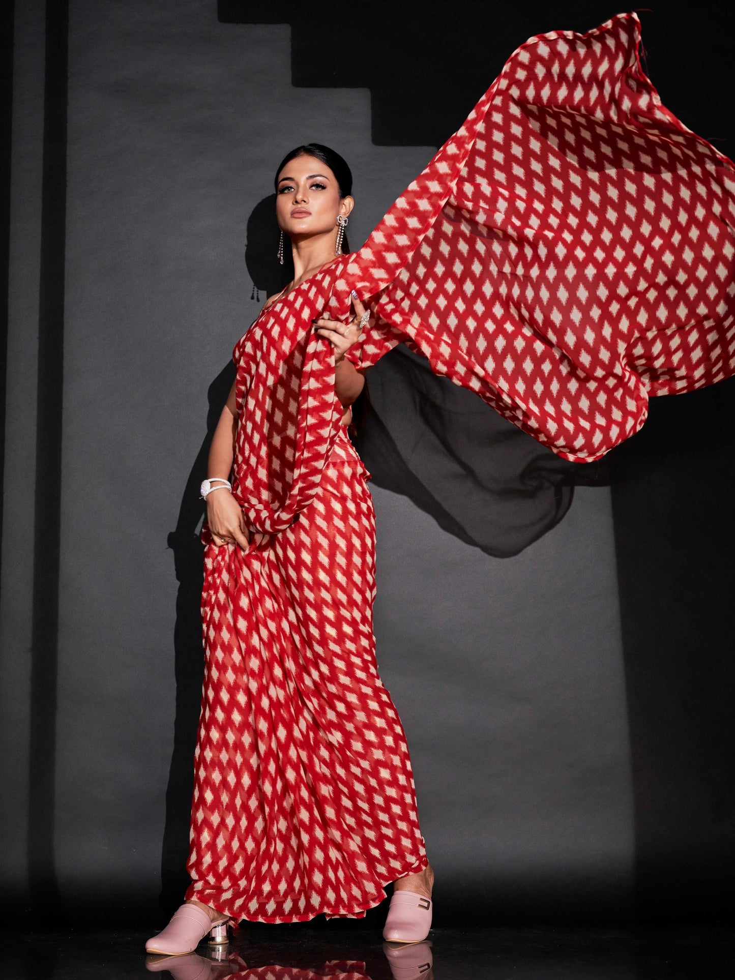 Dhiyona TI Women's Ready To Wear Red Geometric Printed Saree with Unstitched Blouse