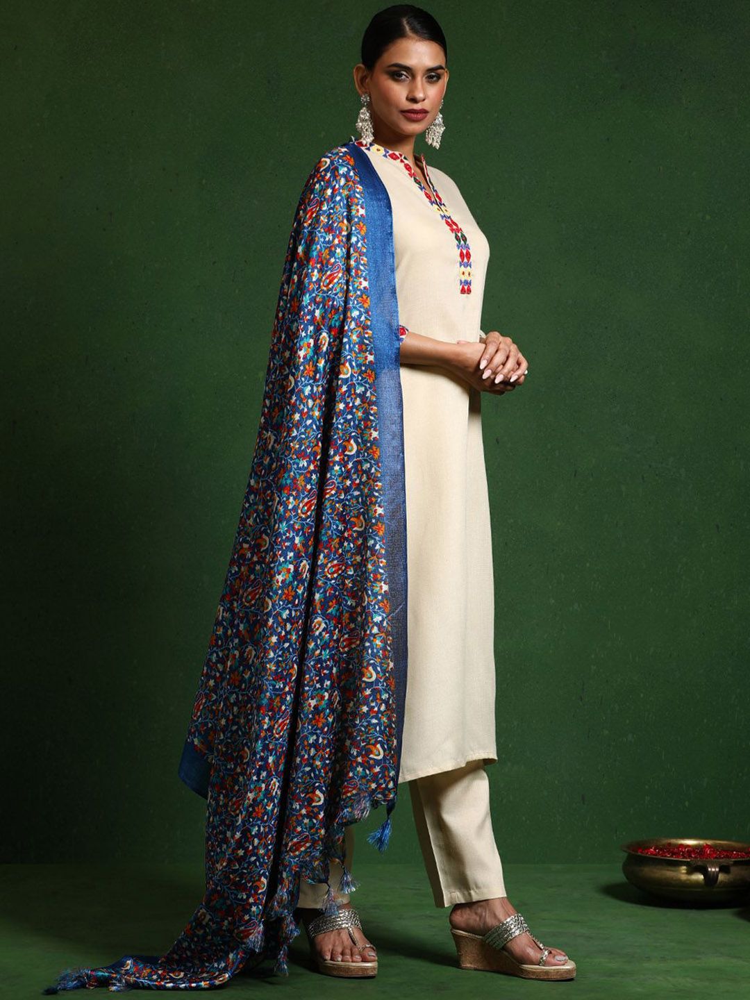 Dhiyona VA Women'sEmbroidered Thread Work Mandarin Collar Straight Kurta with Trousers & Dupatta