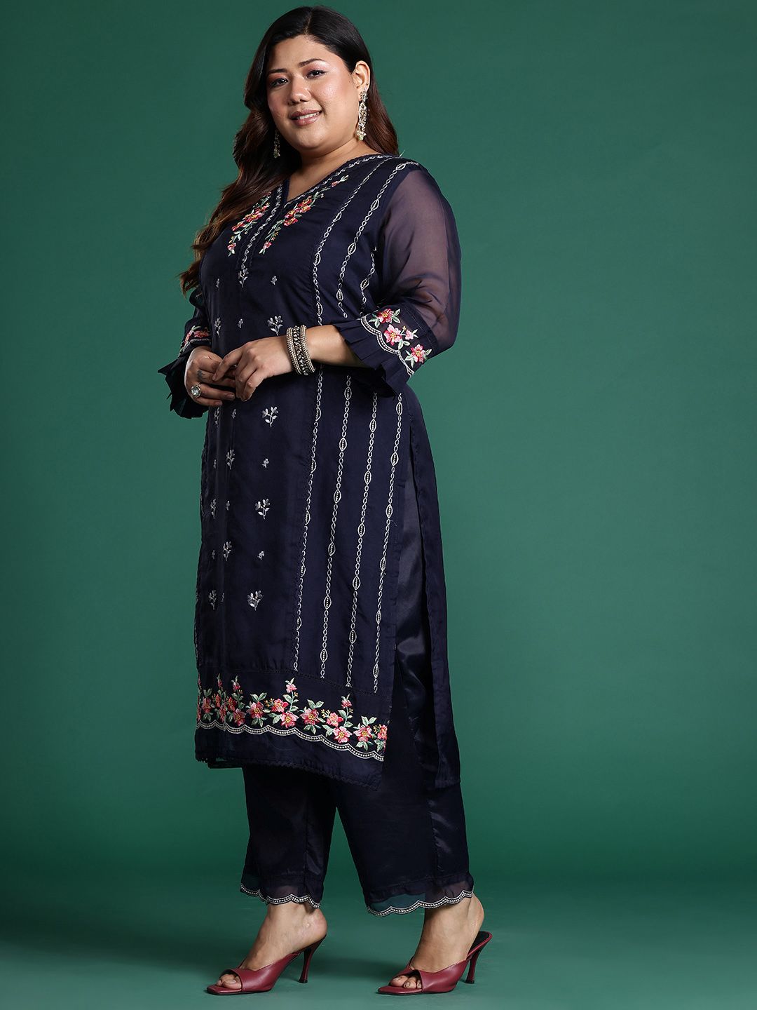 Dhiyona IE Plus Size Floral Embroidered Panelled Thread Work Kurta With Trousers & Dupatta