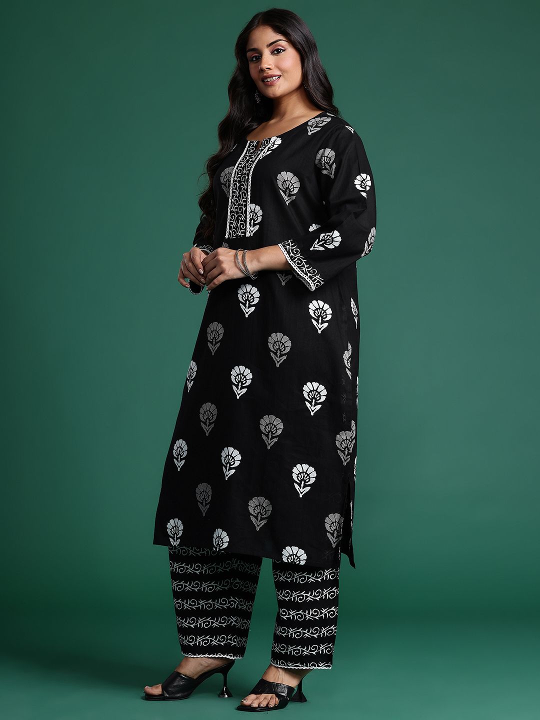 Dhiyona IE Floral Printed Regular Pure Cotton Kurta with Trousers & Dupatta
