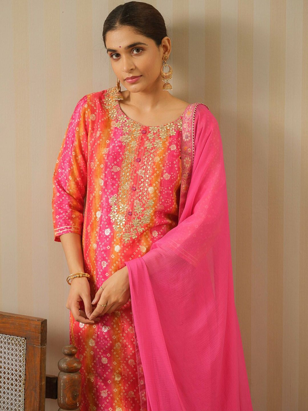 Dhiyona PD Women Pink Bandhani Printed Straight Kurta & Trousers With Dupatta