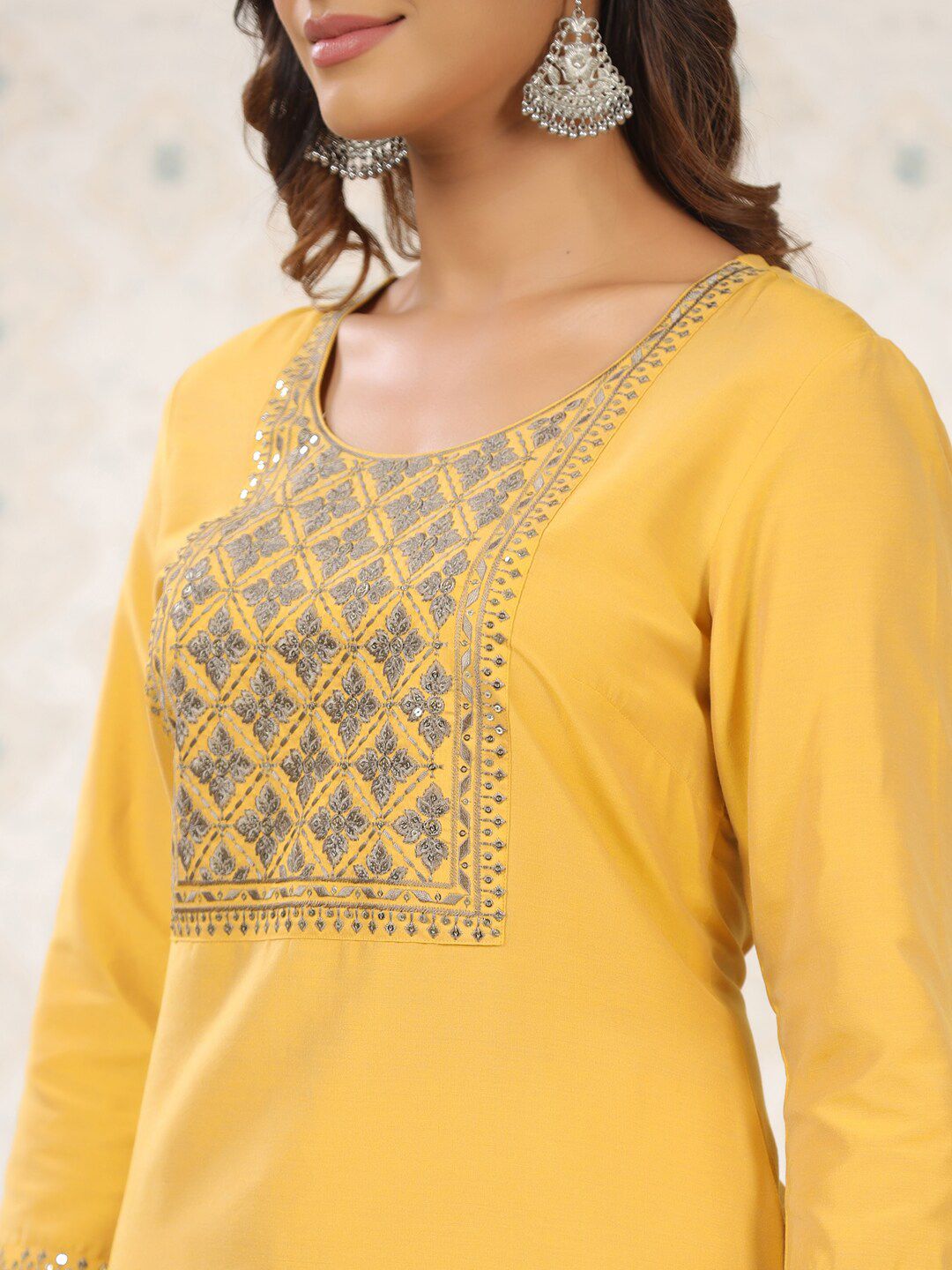 Dhiyona OD Yellow Floral Yoke Design Round Neck Sequinned Straight Kurta