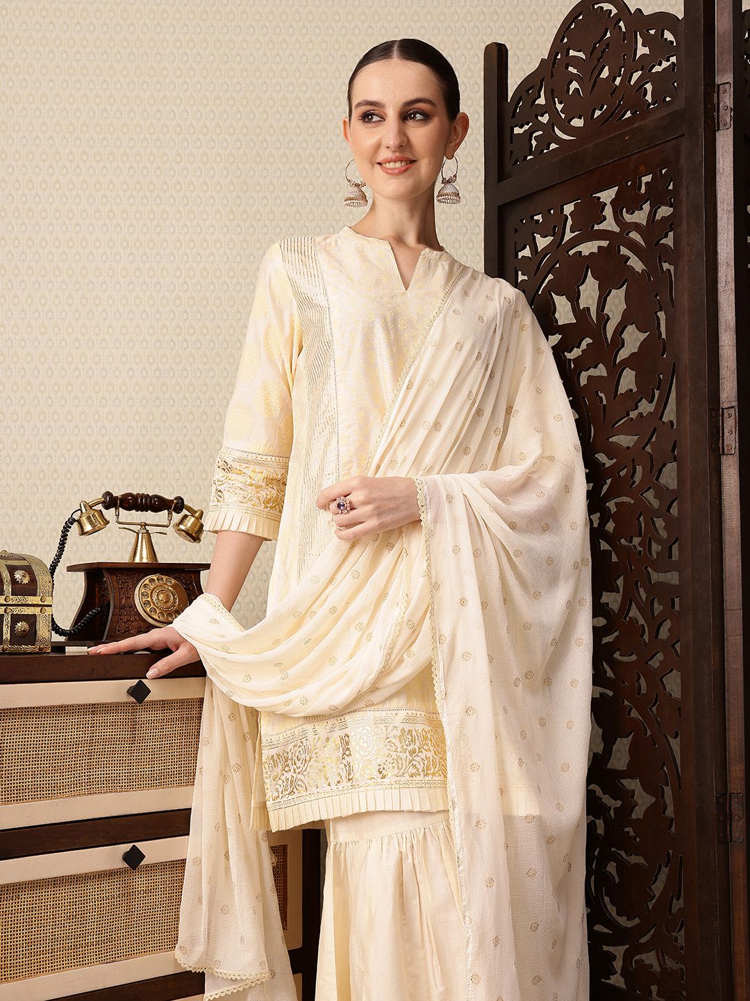 Dhiyona PD Women Indie-Floral Foil Printed Jashn Kurta with Sharara & Dupatta
