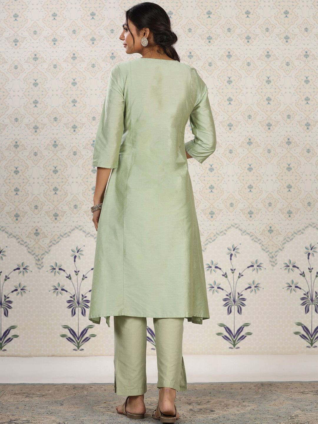 Dhiyona OD Women Floral Thread Work Kurta