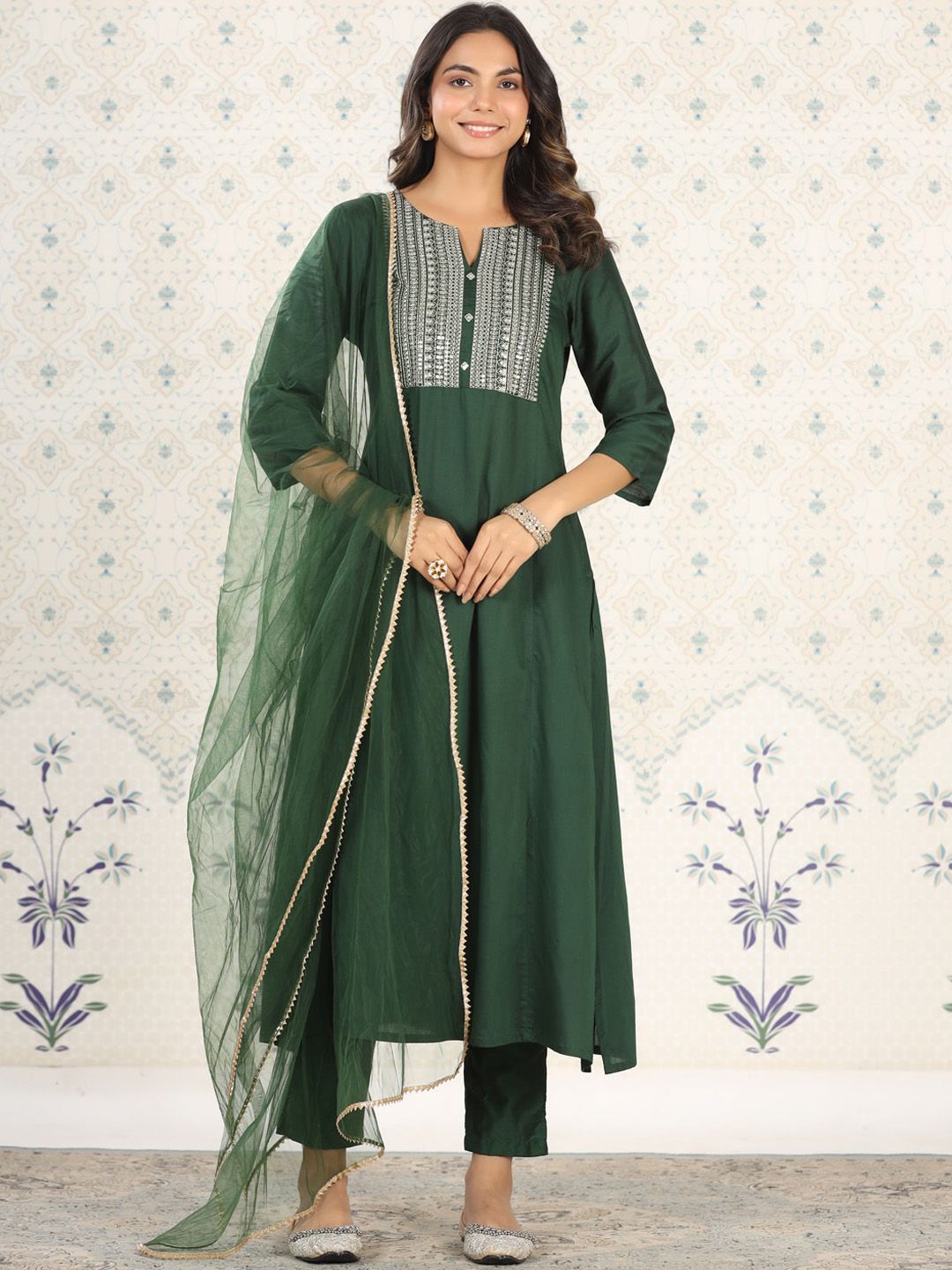 Dhiyona OD Embroidered Gota Patti Straight Kurta With Trousers & Dupatta