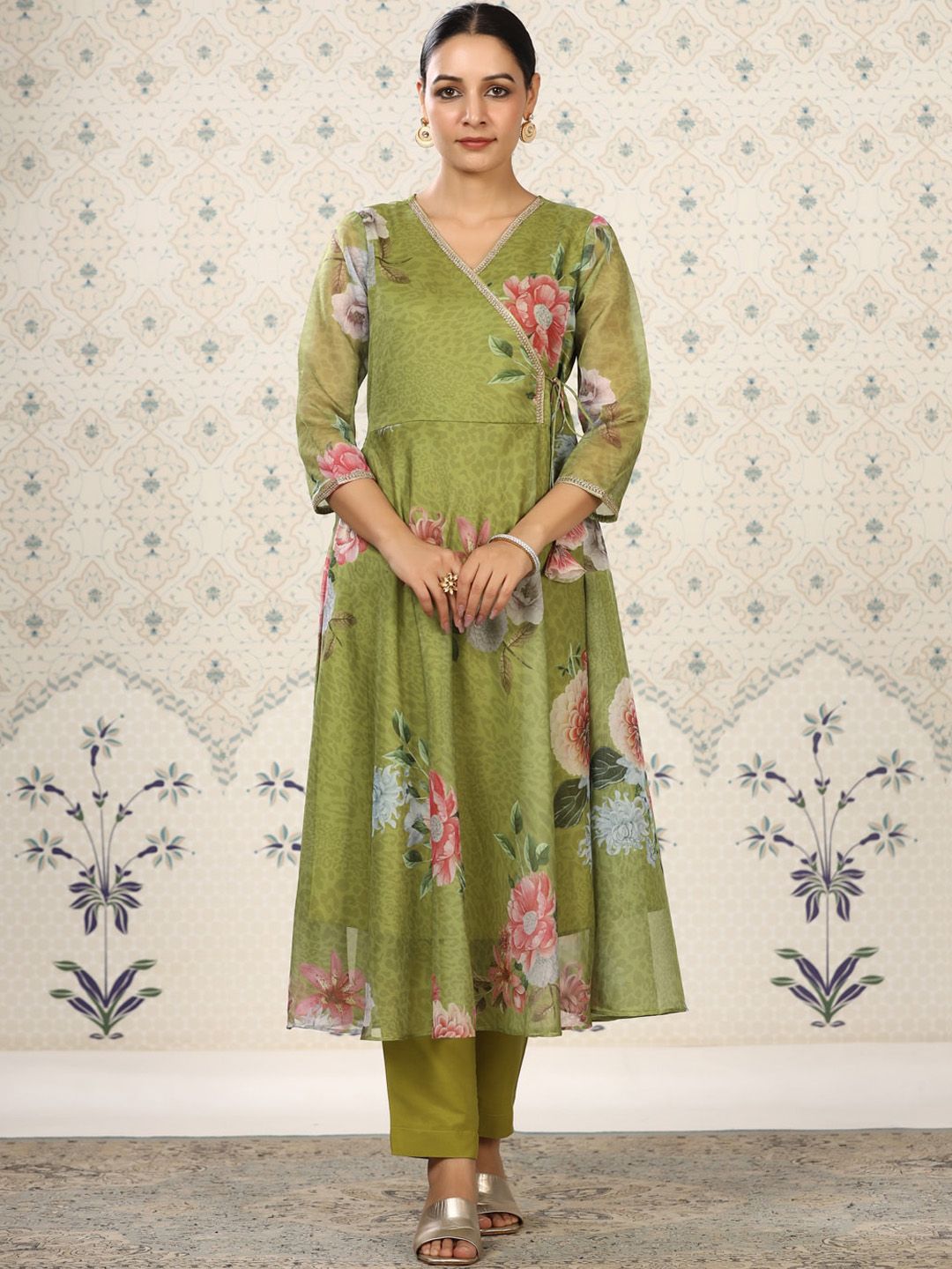 Dhiyona OD Floral Printed Angrakha Kurta With Trousers & Dupatta