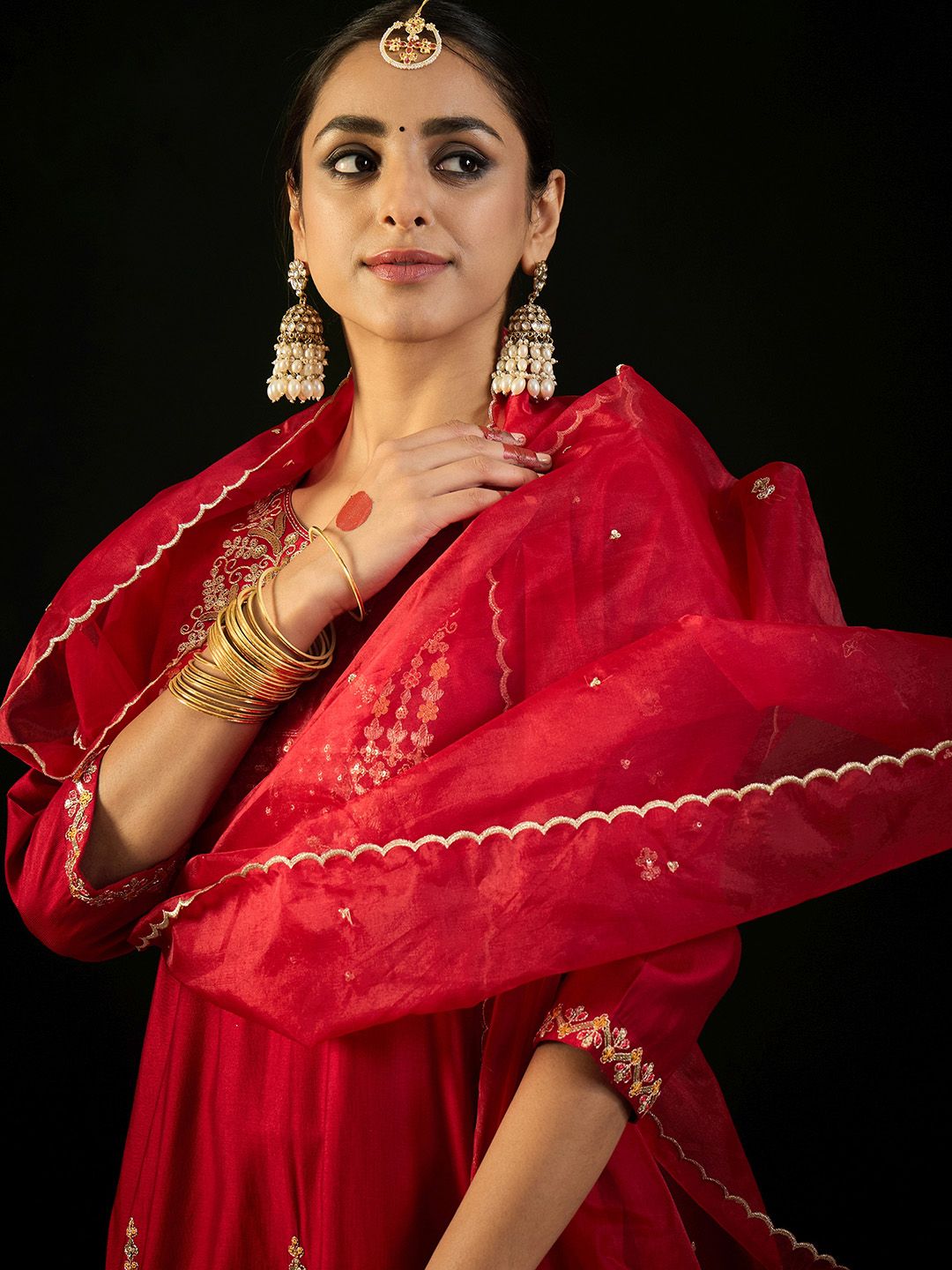Dhiyona IE Round Neck Ethnic Embroidered Sequinned Kurta with Trouser & Dupatta
