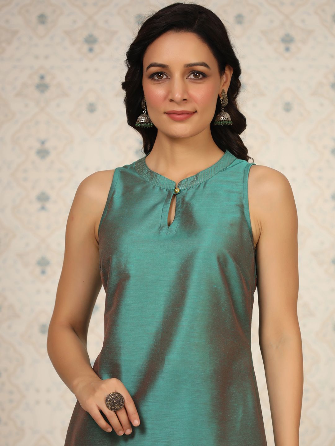 Dhiyona OD Keyhole Neck Kurta With Palazzos