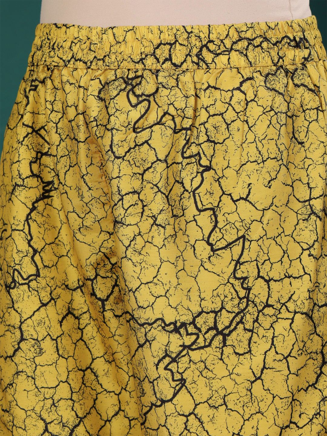 Dhiyona VA Women'sAbstract Printed Shirt Collar Straight Kurta With Trouser