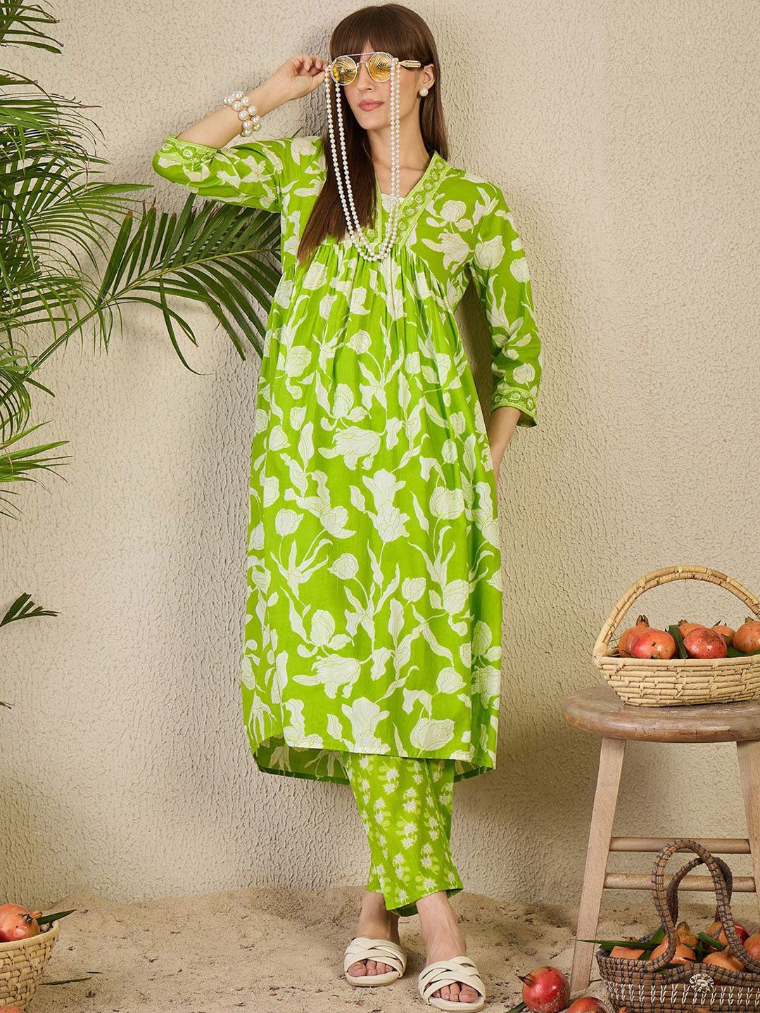 Dhiyona IE Women's Floral Printed Empire Pure Cotton Kurta with Trousers
