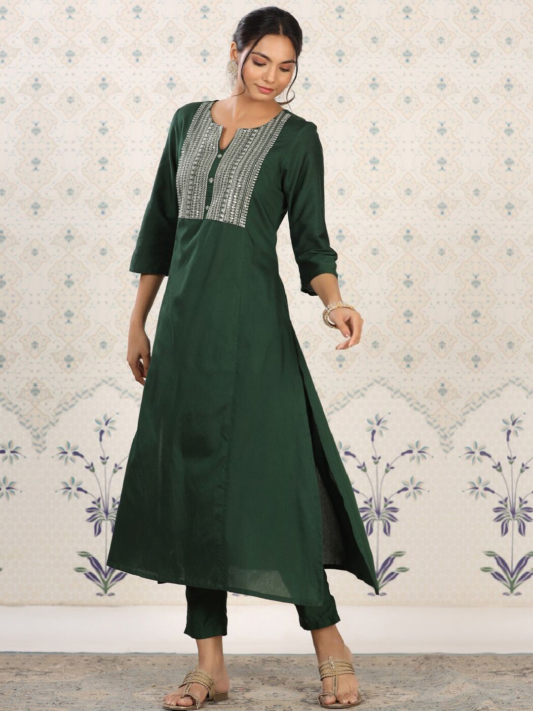 Dhiyona OD Yoke Design Embroidered Kurta with Trousers